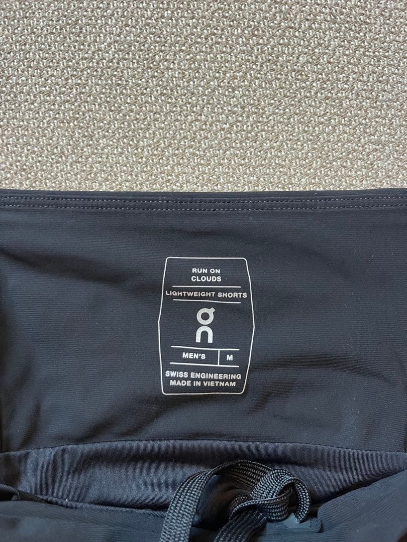 ON performance t ランニング　ウェア　上下　セット