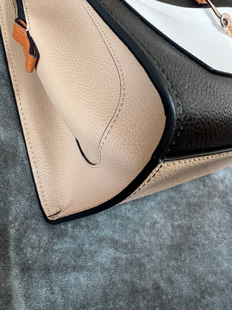 MARC JACOBS トートバッグ 黒/白/茶 値下げ