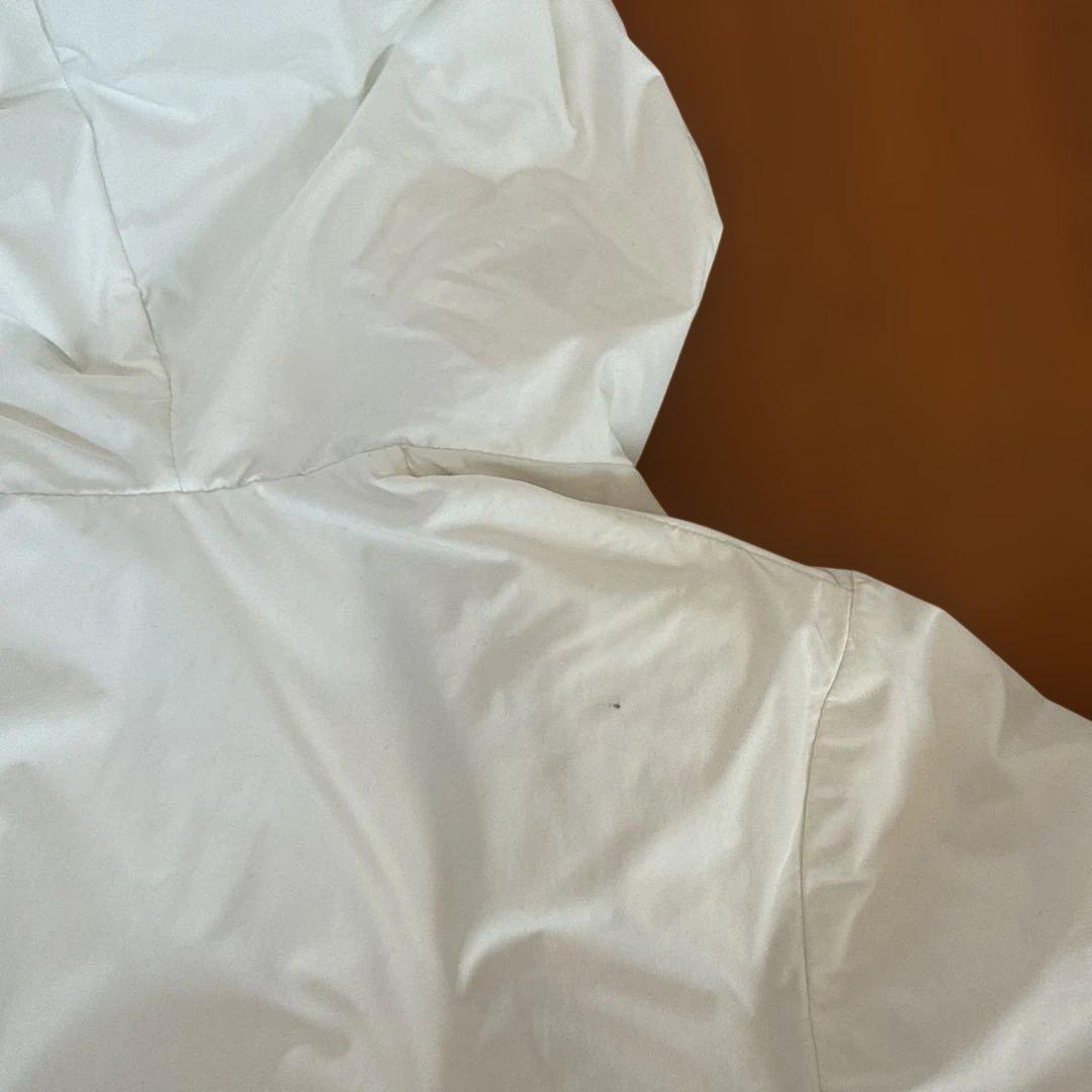 モンクレールダウンジャケット フード付き　8A