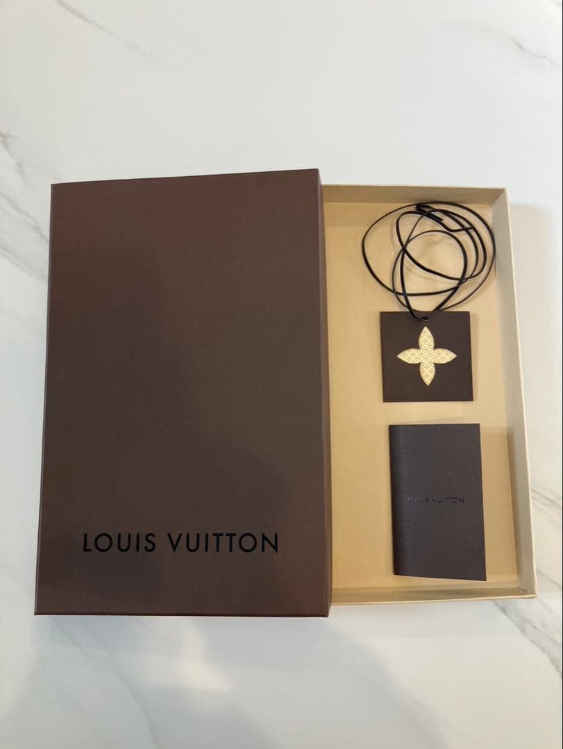 【美品】ルイヴィトン　ショール　モノグラムブラック　大判ストール