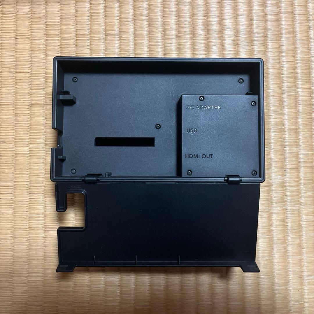 ニンテンドースイッチ(旧型)、ゲームソフト４種、コントローラー、ケースまとめ売り