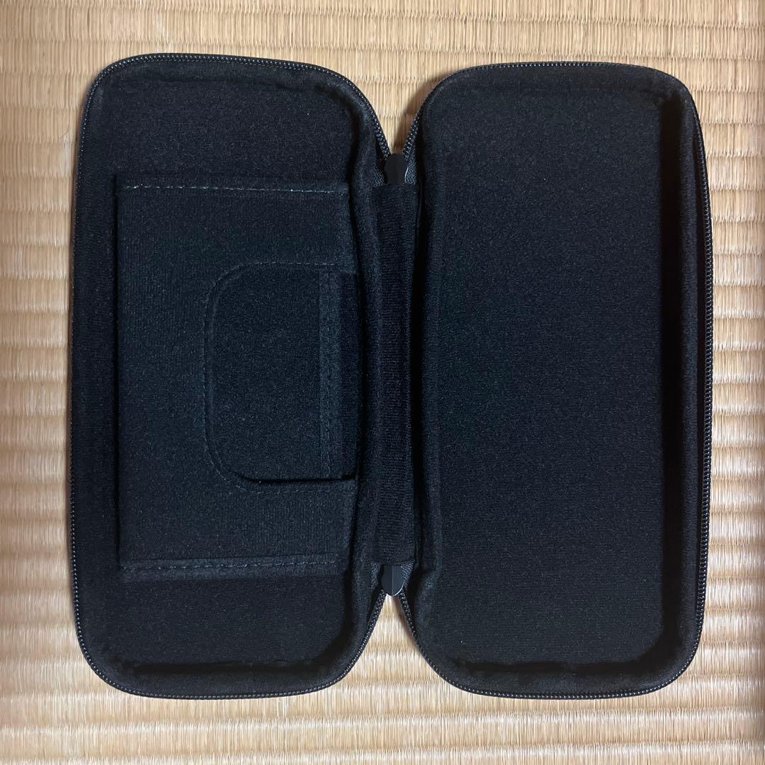 ニンテンドースイッチ(旧型)、ゲームソフト４種、コントローラー、ケースまとめ売り