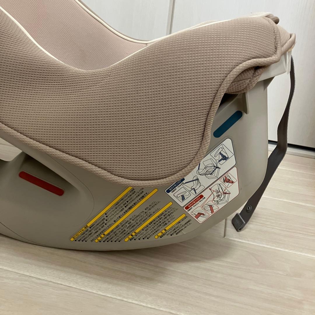 Combi コッコロ S UX チャイルドシート ヘーゼルナッツ ベージュ