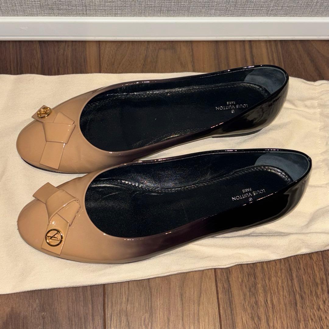 LOUIS VUITTON エナメル フラットシューズ