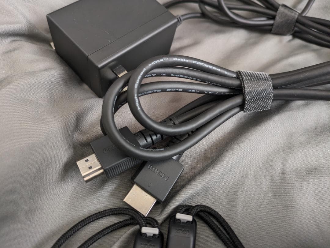 Nintendo Switch 本体＋Joy-Conグリップミニ・2個セット付