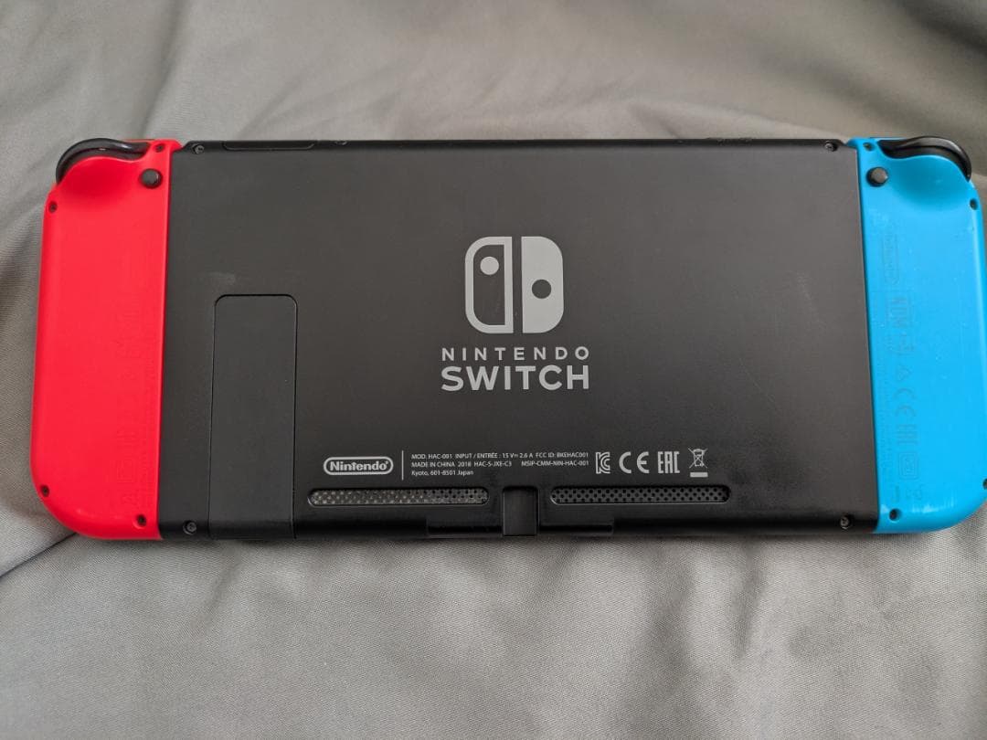 Nintendo Switch 本体＋Joy-Conグリップミニ・2個セット付