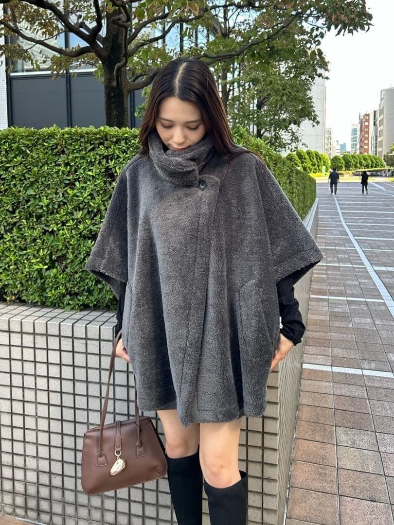 新品 ボアケープコート