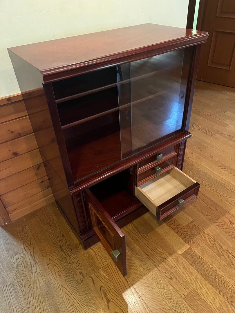 ダークウッド ガラス扉キャビネット