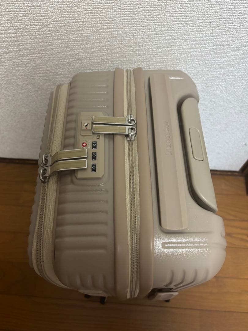 【極美品】innovator スーツケース　21L inv30 カフェラテ