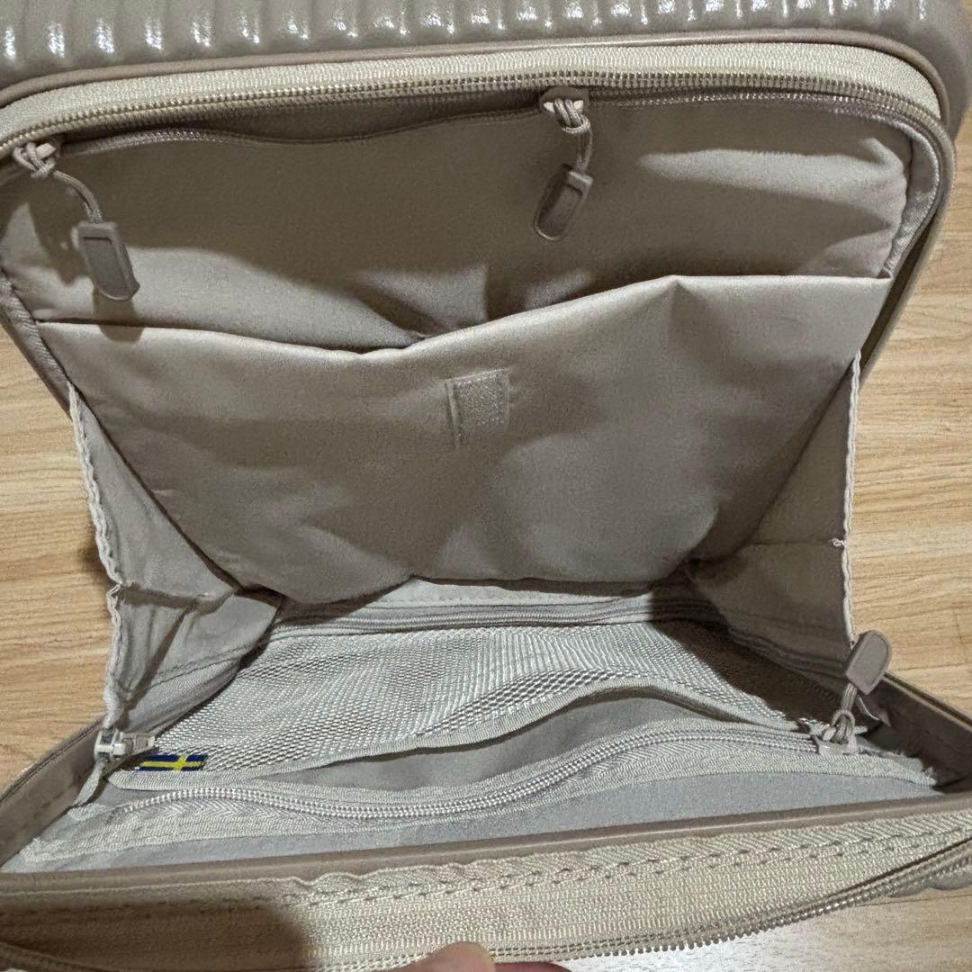 【極美品】innovator スーツケース　21L inv30 カフェラテ