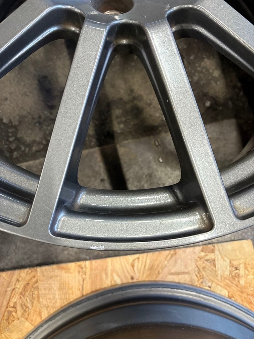 きょん STI 18インチ グレー 10スポークホイール