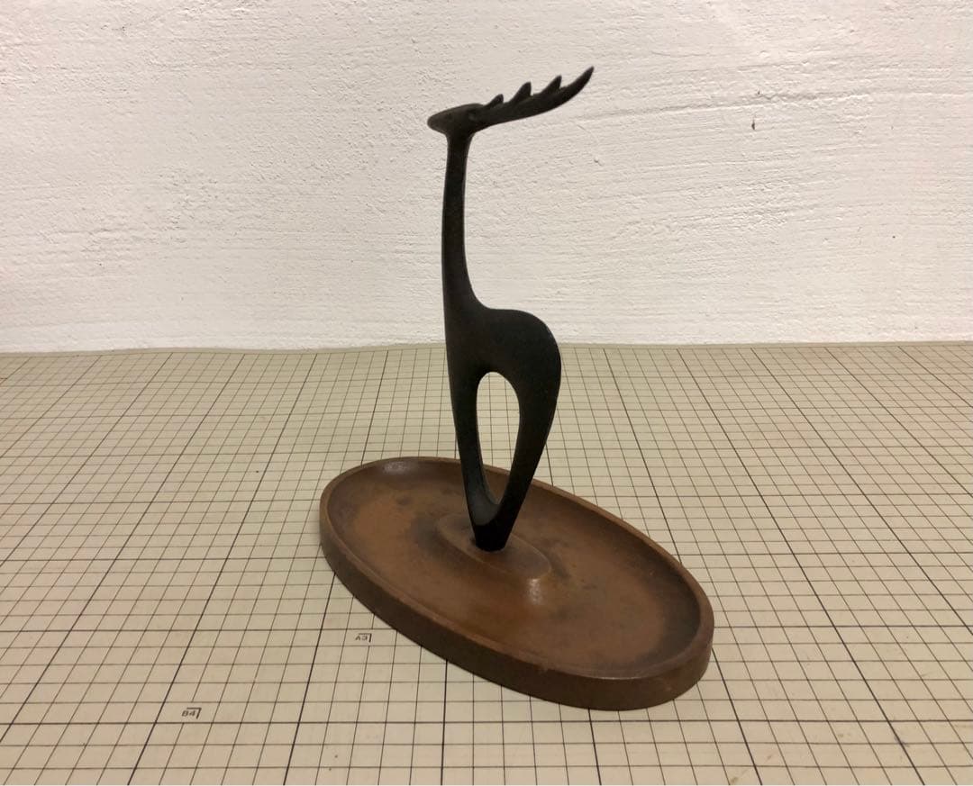 南部鉄器の鹿のトレイ　馬場忠寛プロダクトデザイン「ルームフレンド」シリーズ