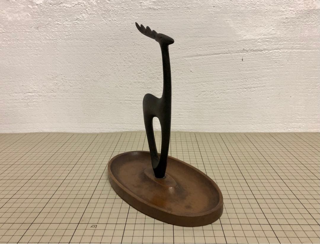 南部鉄器の鹿のトレイ　馬場忠寛プロダクトデザイン「ルームフレンド」シリーズ