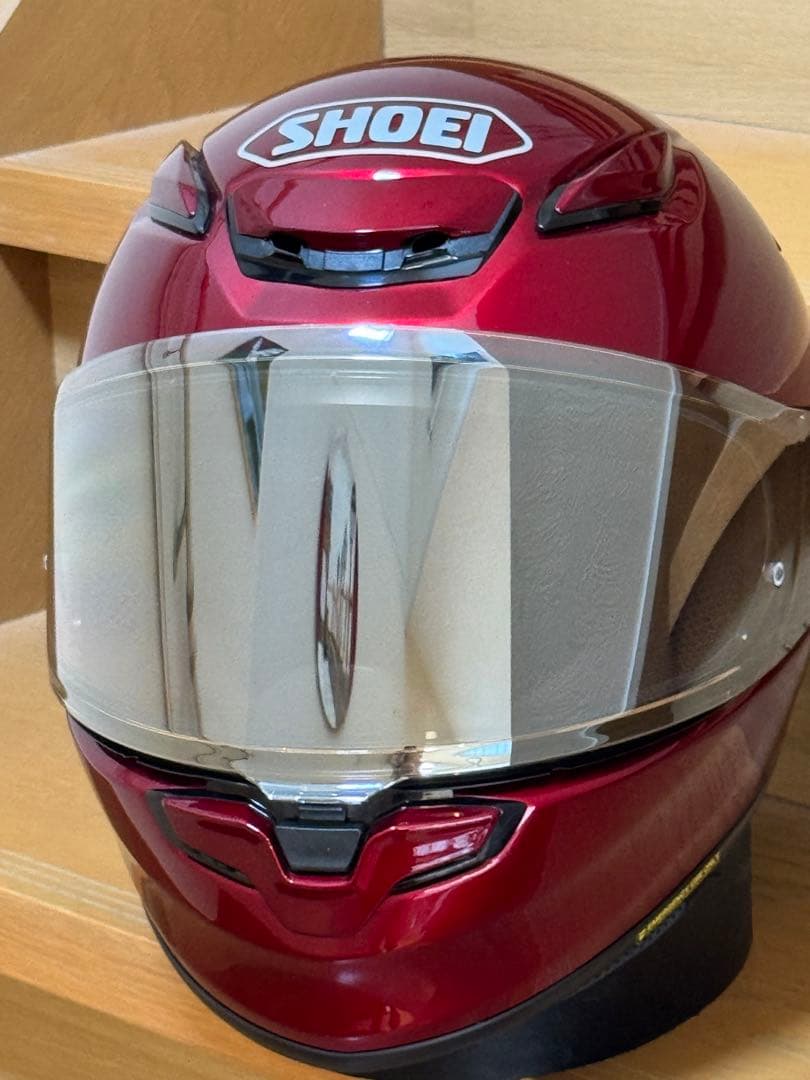 SHOEI Z-8、M。ワインレッド、予備シールド付き。女性使用の中古品。