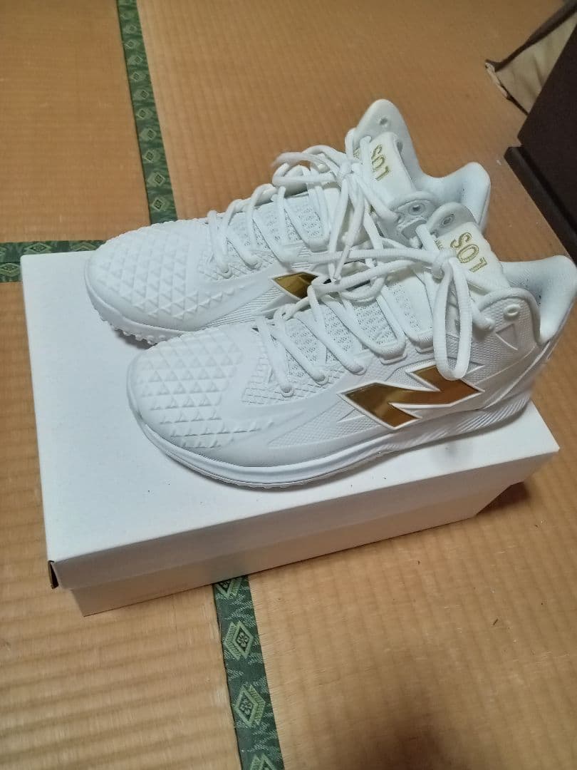 New Balance トレーニングシューズ ホワイト/ゴールド