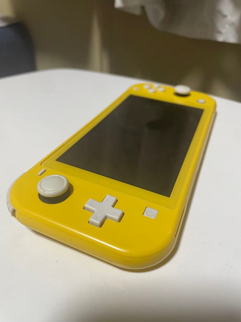 任天堂 Switch Lite イエロー