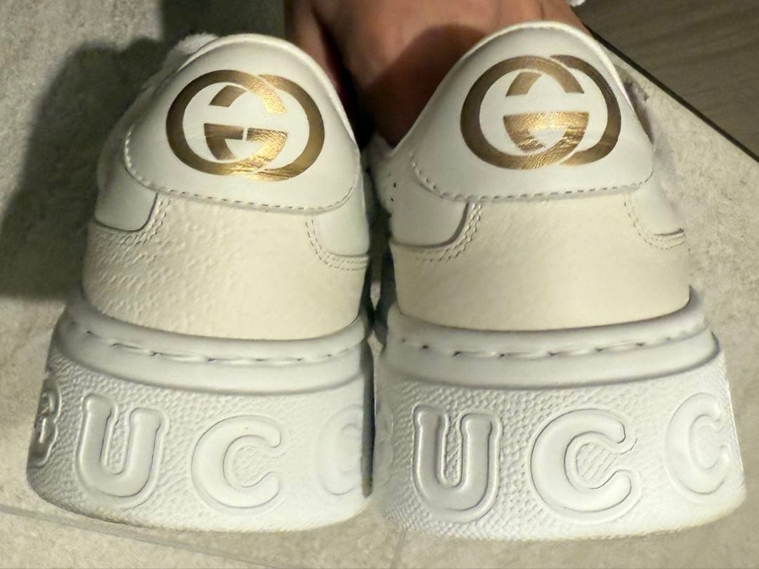 GUCCI ホワイト スニーカー
