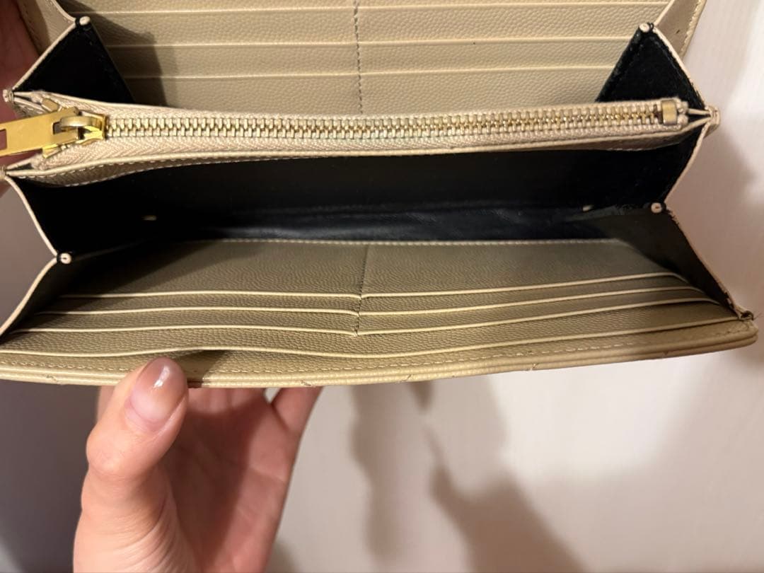 YSL ベージュ レザー 長財布