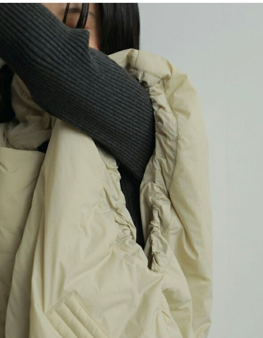 【新品】アンヌーク　anukeボリュームオーバーベスト　クリーム　38