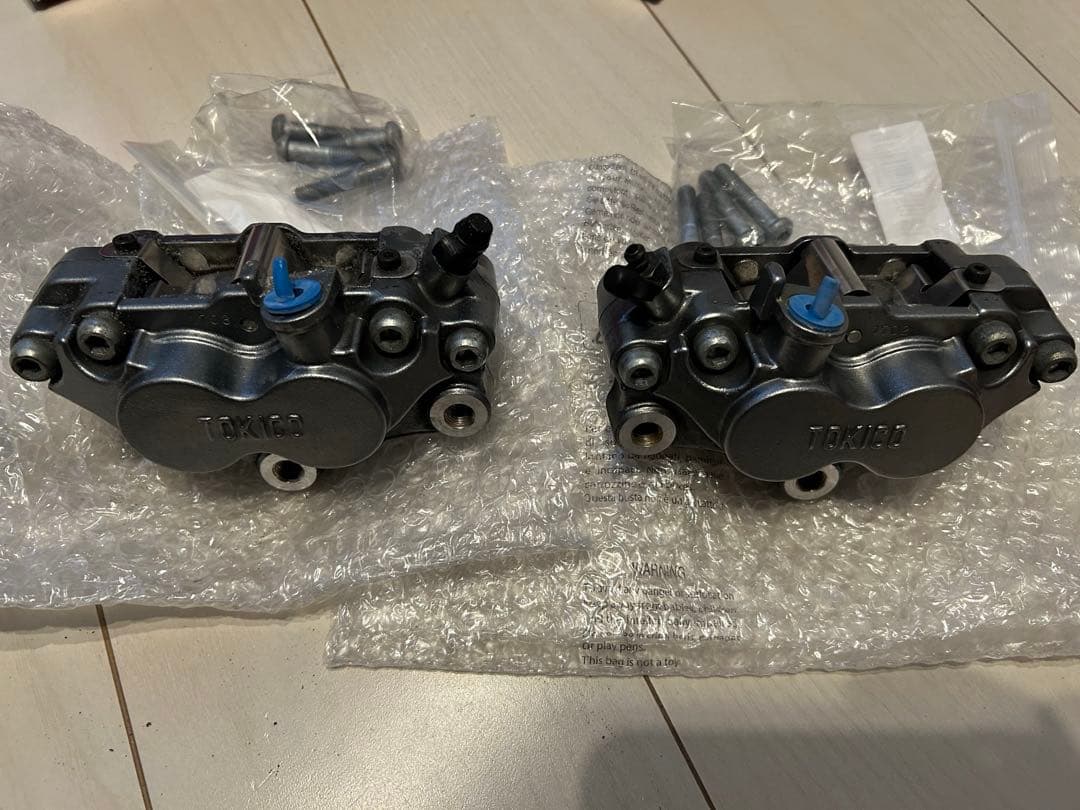 ゼファー1100 ブレーキフロントキャリパーセット