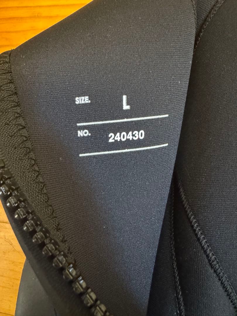 アムステルダムウェットスーツ　シードモデル　Lサイズ