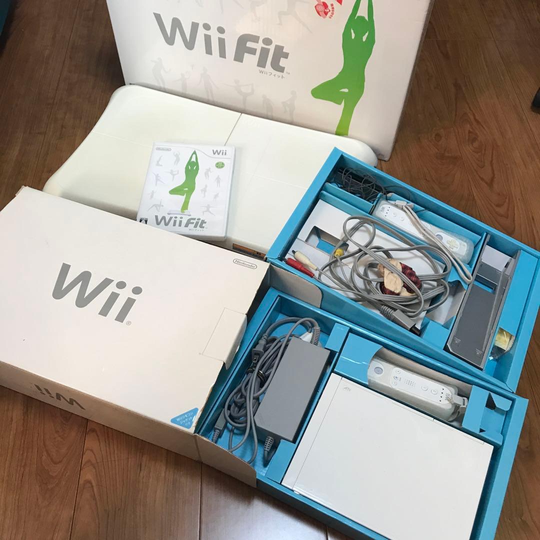 Wii とWii fit のセット