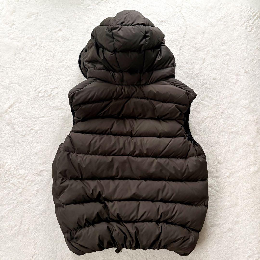 現行　美品　デュベティカ　ダウンベスト　アリステオ　マット　カーキXL