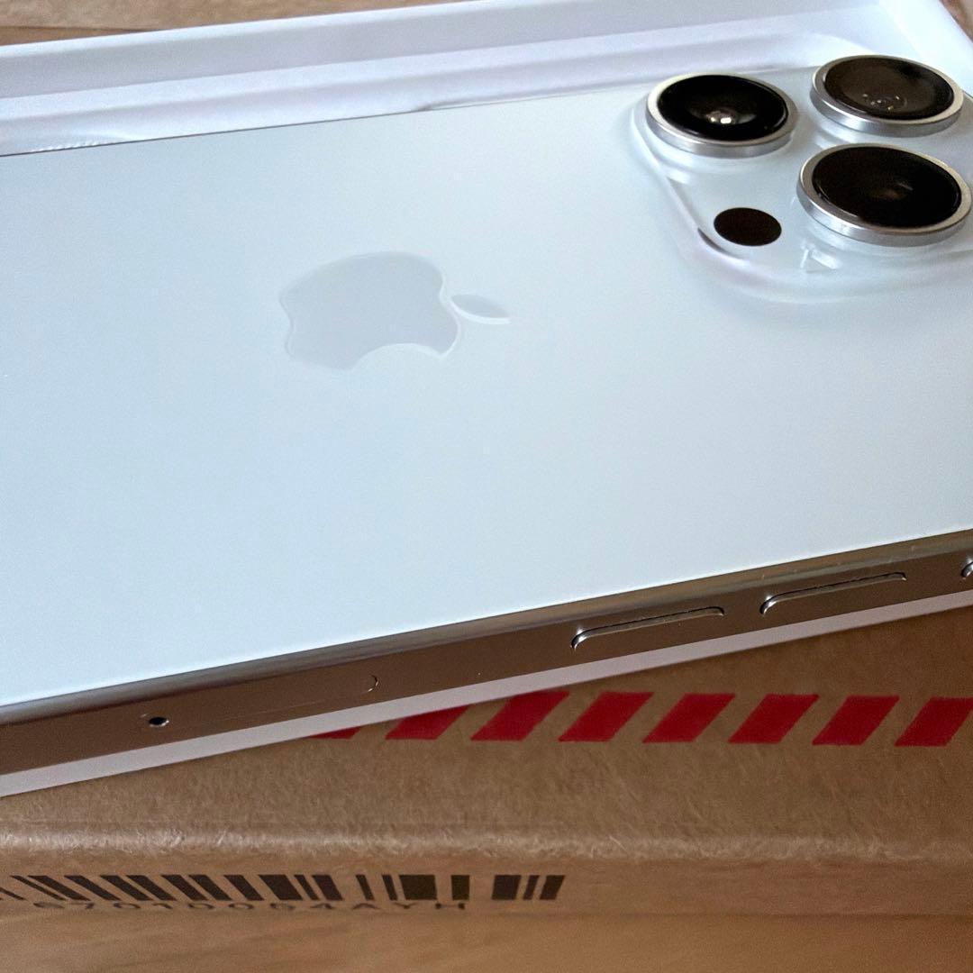 【美品】iPhone15 pro 512GB iPhone 本体　SIMフリー