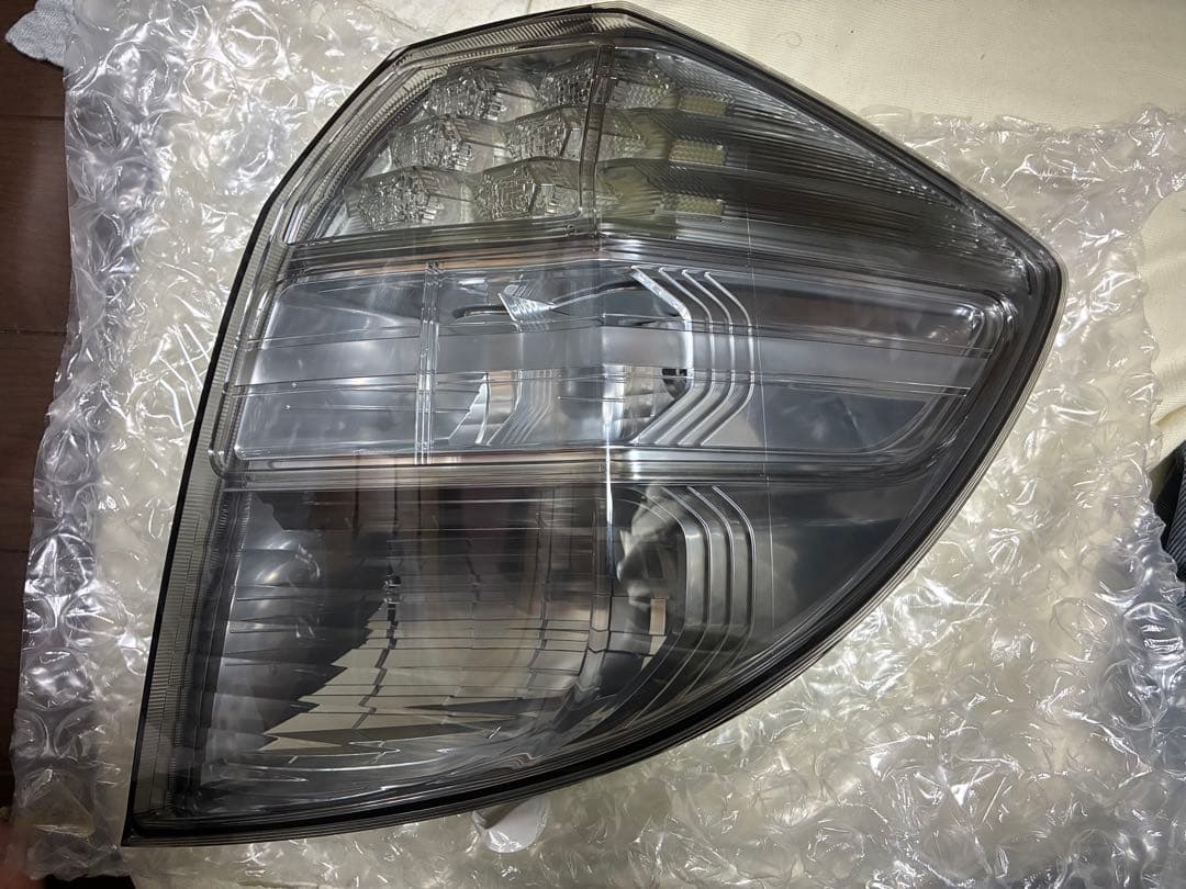 フィット GE8 後期 純正テールレンズ 左右 P9882