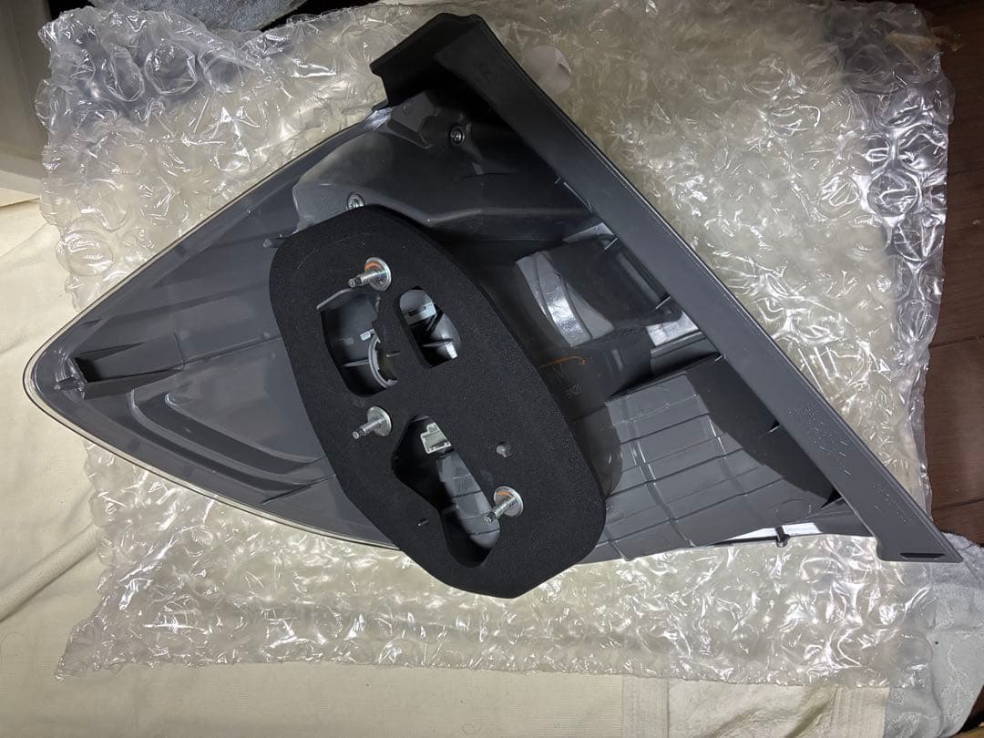 フィット GE8 後期 純正テールレンズ 左右 P9882