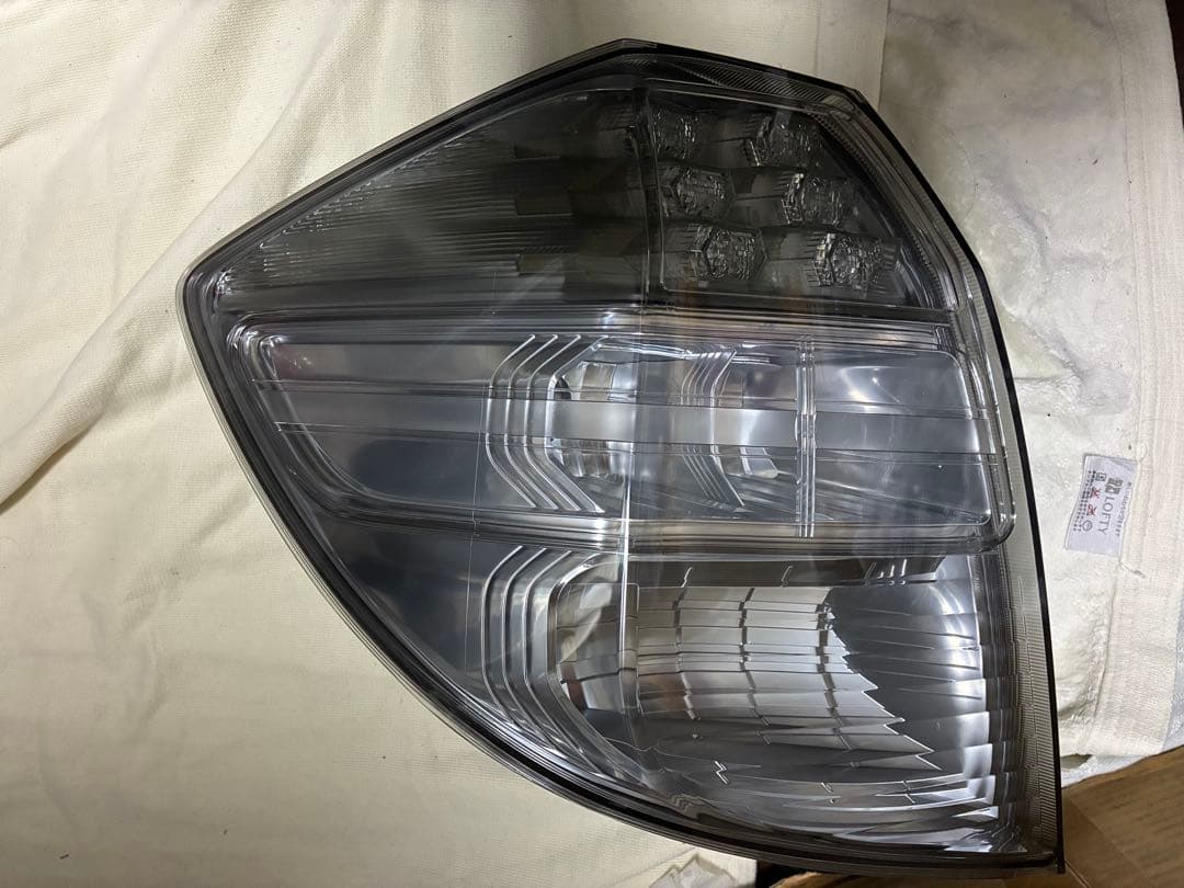 フィット GE8 後期 純正テールレンズ 左右 P9882