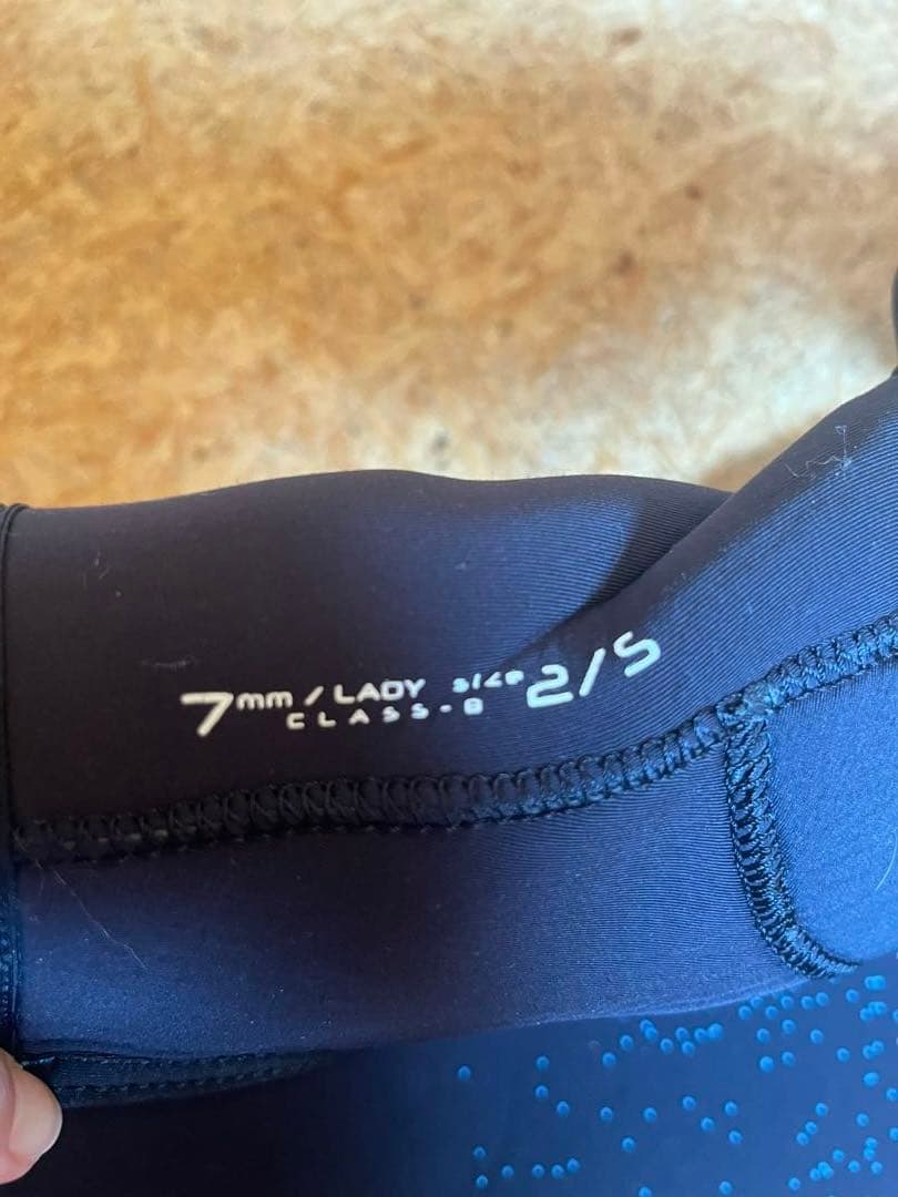 BEUCHAT ダイビング ウェットスーツ 7mm サイズS 破れあり