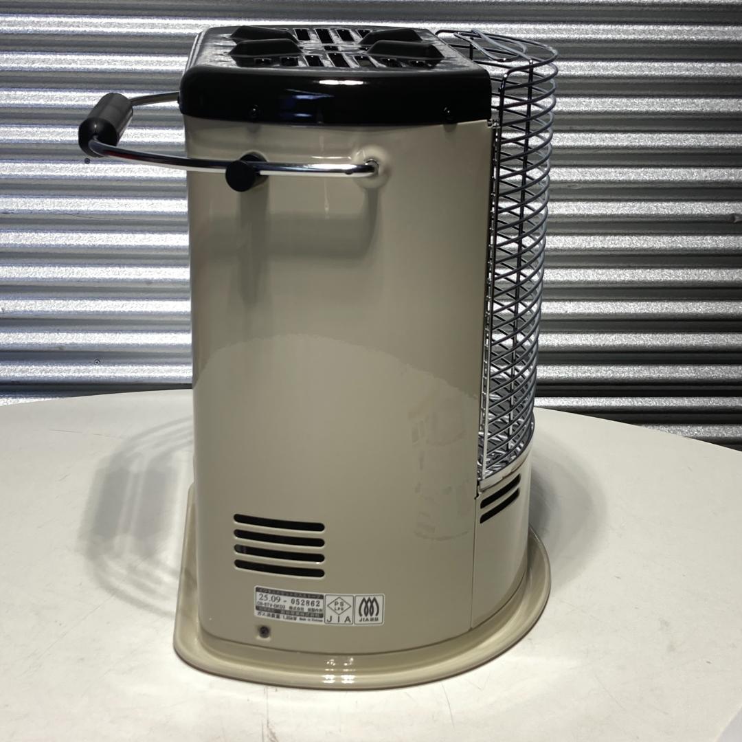 美品 Iwatani イワタニ カセットガスストーブ CB-STV-DKD3-C