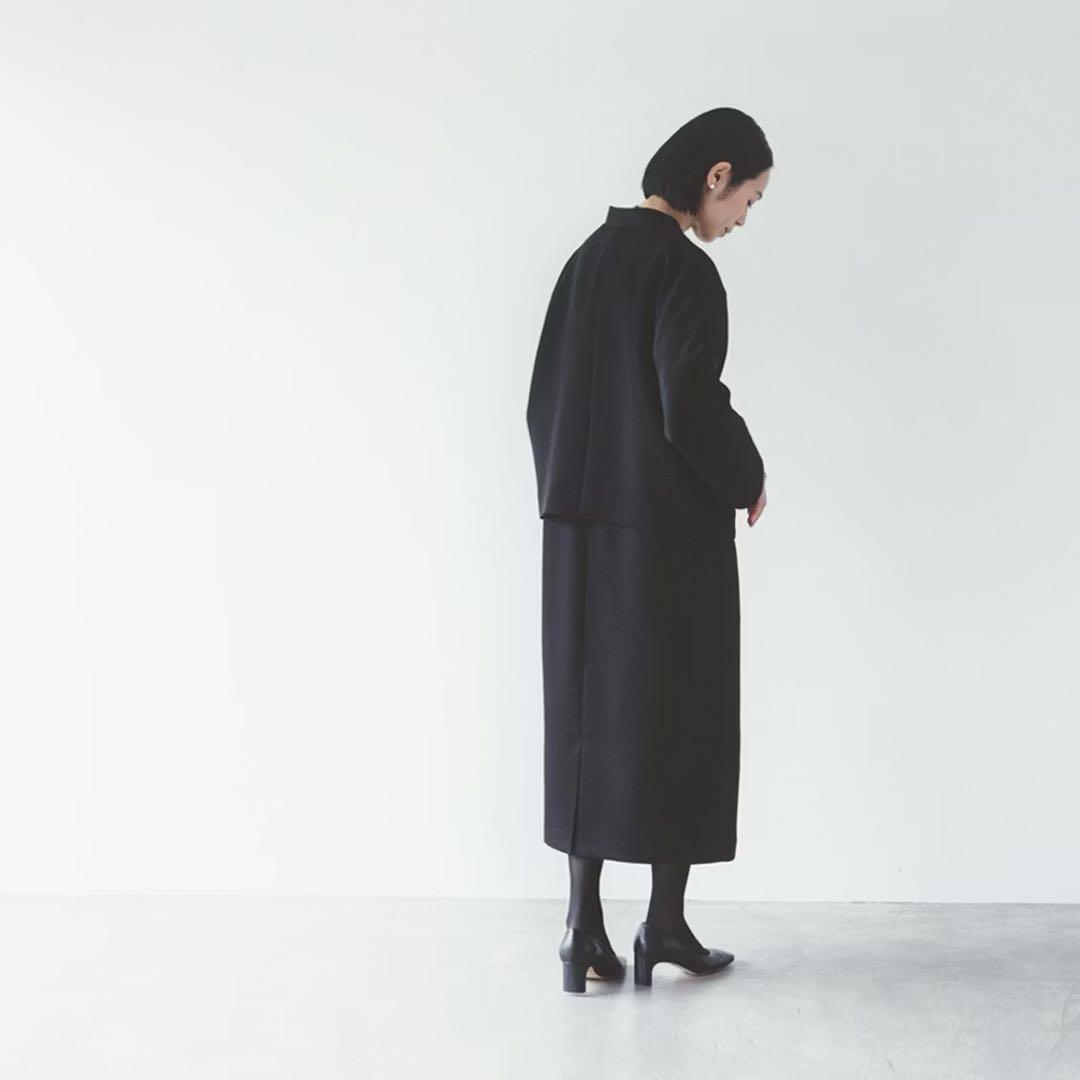 気持ちに寄り添うブラックフォーマルノーカラージャケット M