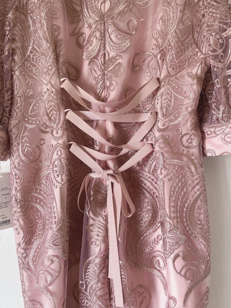 エンブロイダリーコクーンドレス ／ ピンク