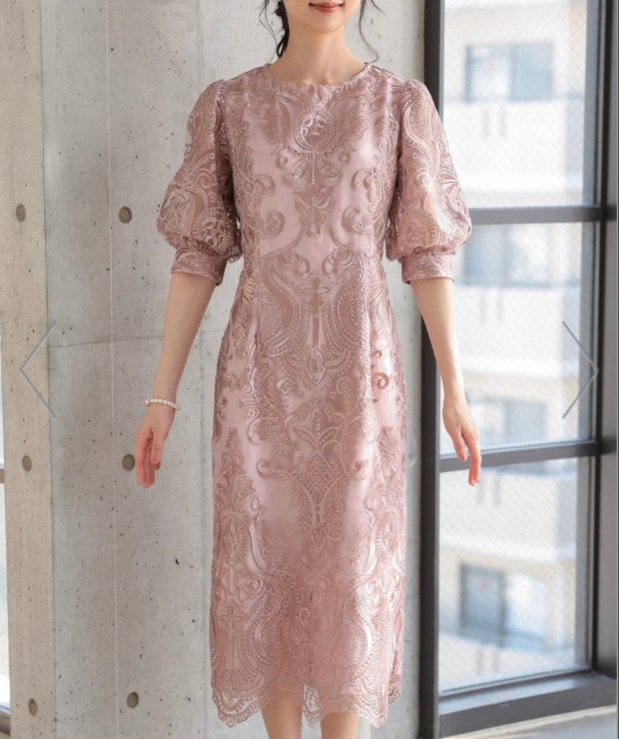 エンブロイダリーコクーンドレス ／ ピンク