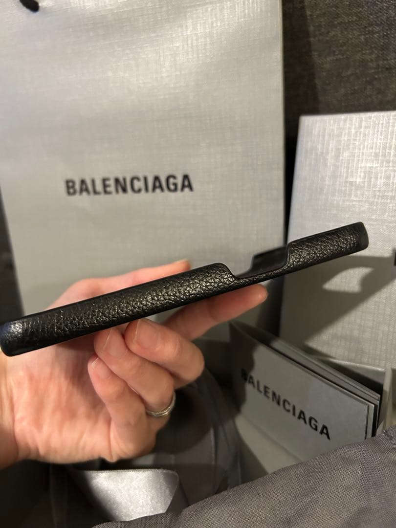 最終お値下げ【未使用品】BALENCIAGA iPhone13用ケース