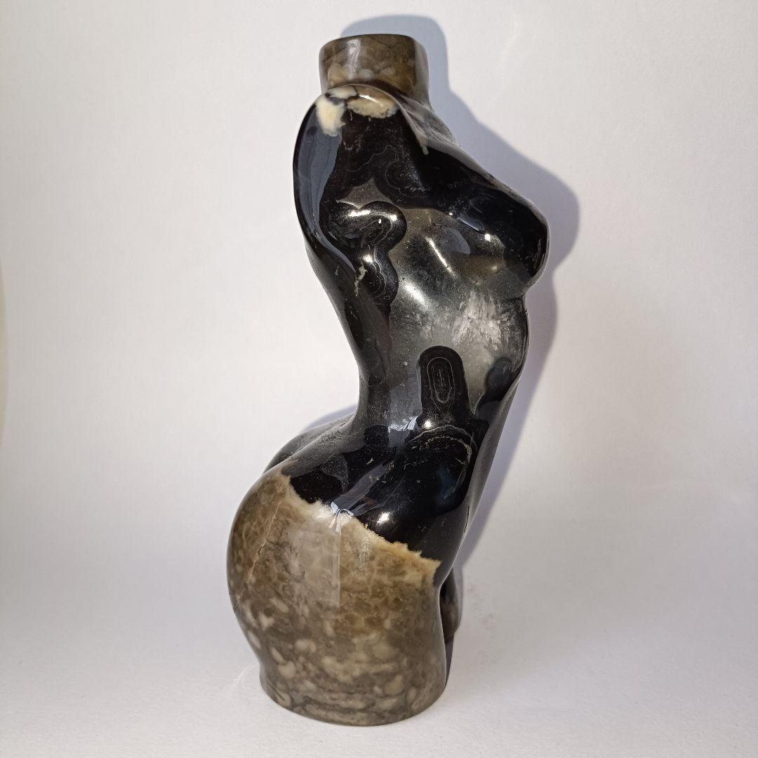 BIG　ボルケーノアゲート　火山瑪瑙　女体　モデル　裸婦像　天然石　置物