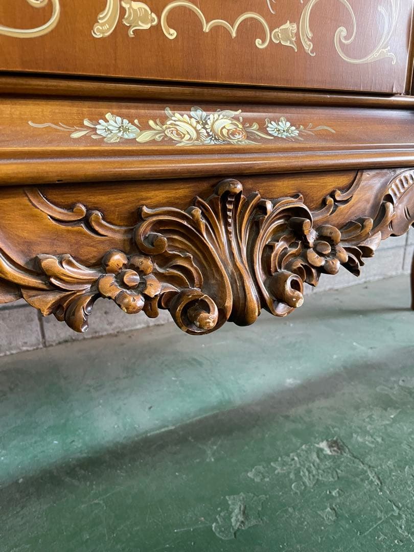 らんイタリア製　大型アンティークキャビネット