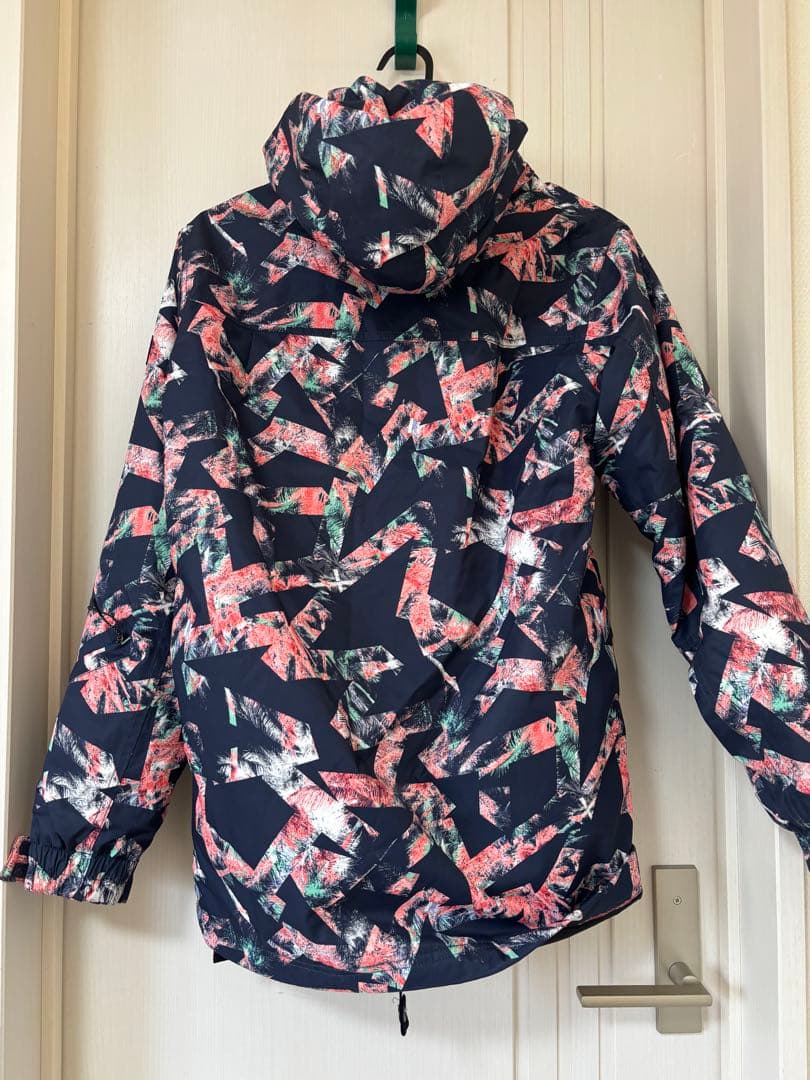 スノボウェア　nikita volcom