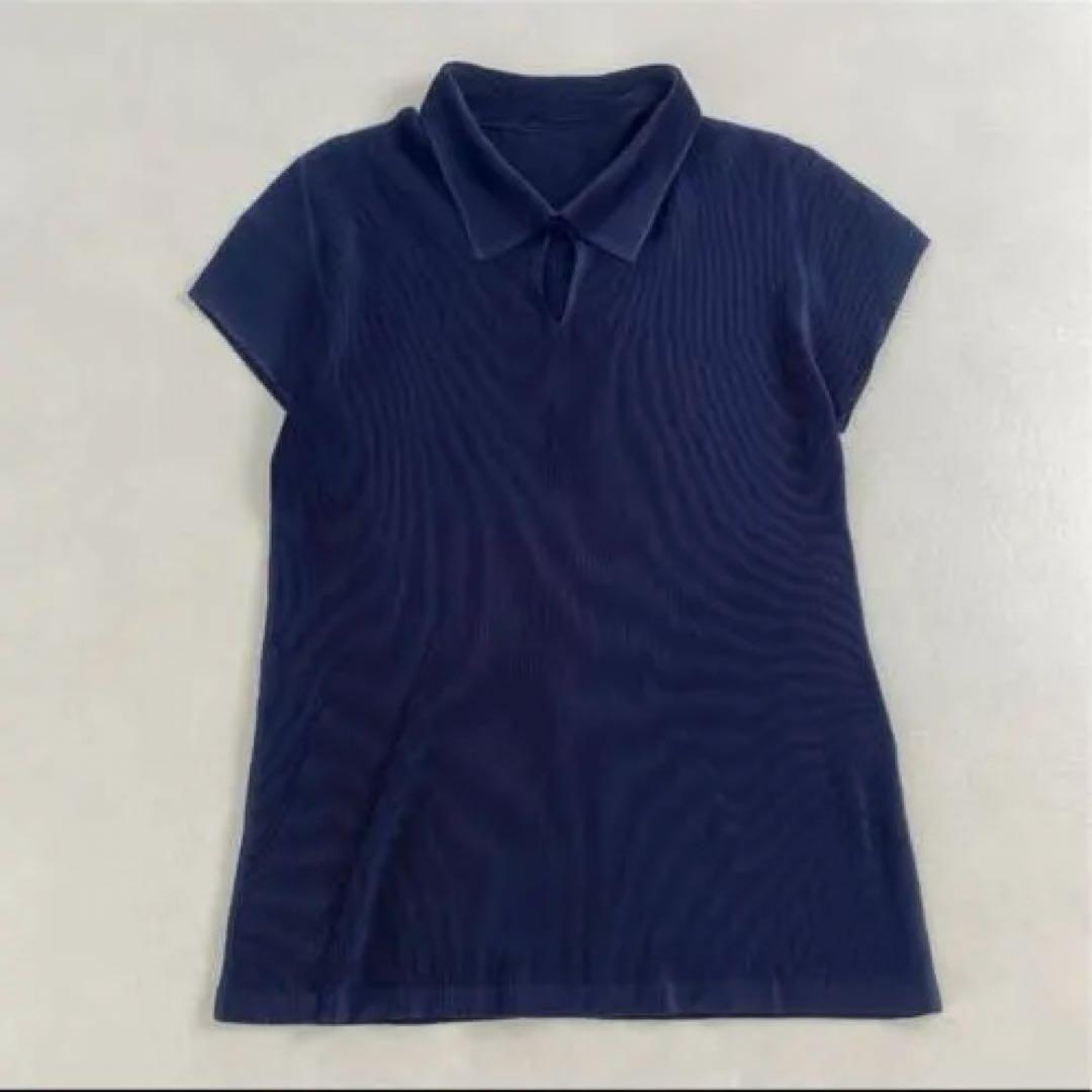プリーツプリーズ　ネイビー 半袖トップス