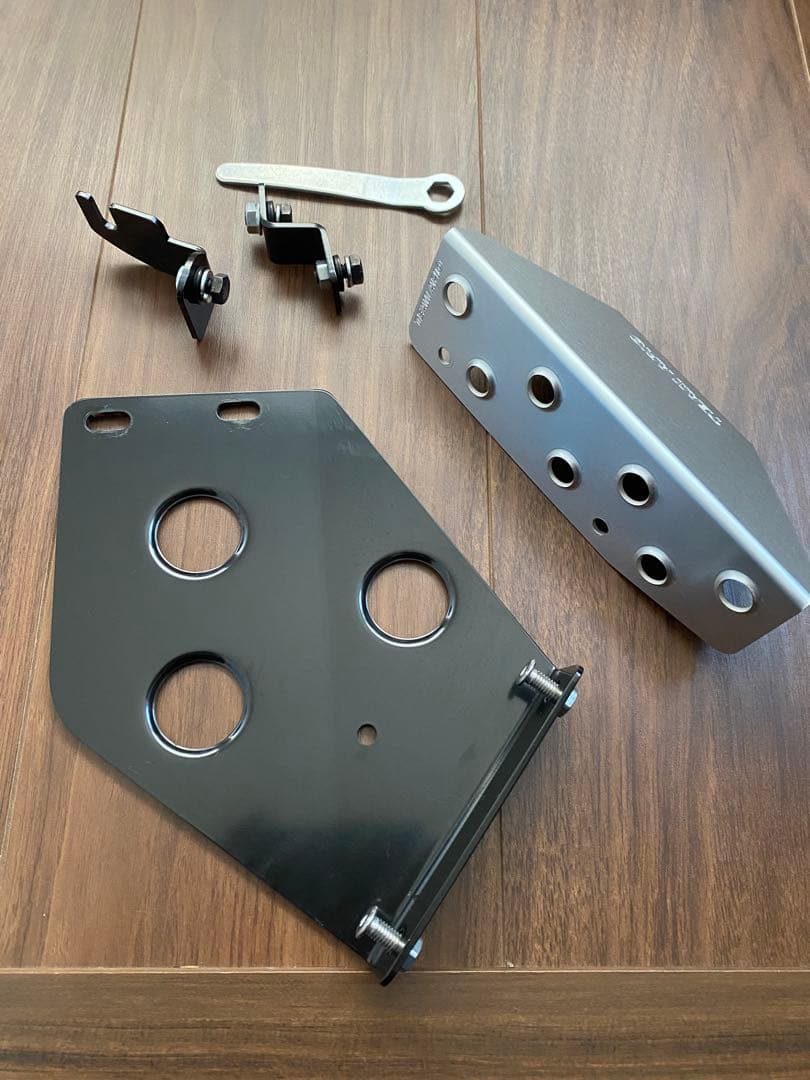 アピオ　MTドライバーズフットレスト　4025-15C　ジムニー／シエラ