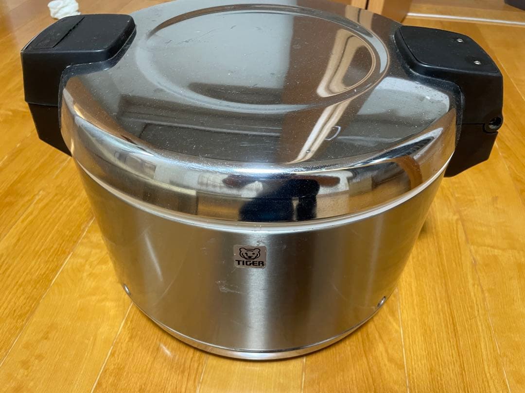 ５回のみ使用　タイガー電気ジャーJHA400-A型　4.0L　2升2合　美品