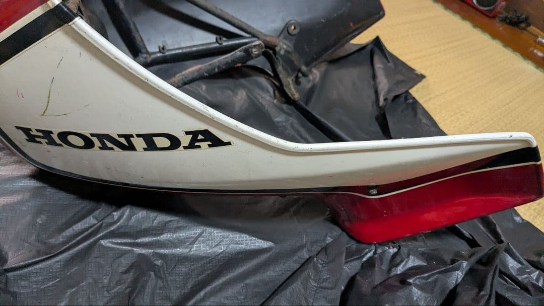 画像更新　HONDA CBX INTEGRA カウル 赤/白