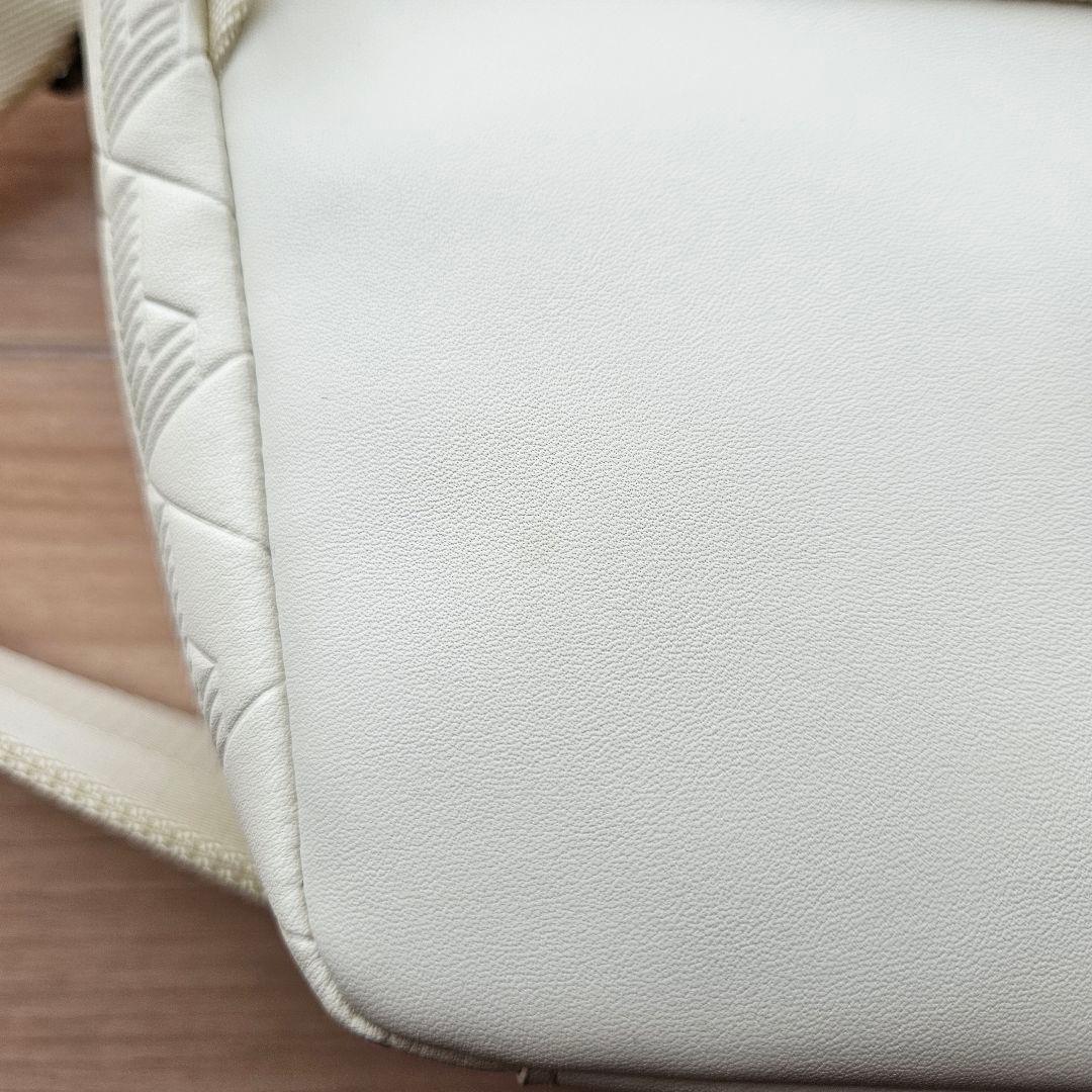 LACOSTEラコステ モノグラムスモールメッセンジャーバッグ アイボリー