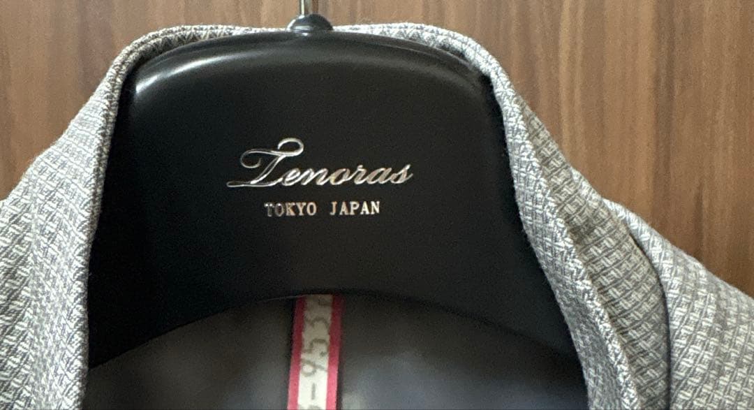 【美品】TENORAS スリーピーススーツ　ライトグレー M