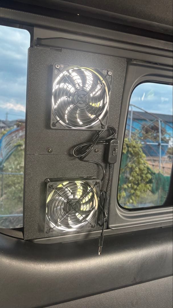 ハイエース 換気扇 ４型 〜 USBファン 2連 ルーバー ABS製 車中泊