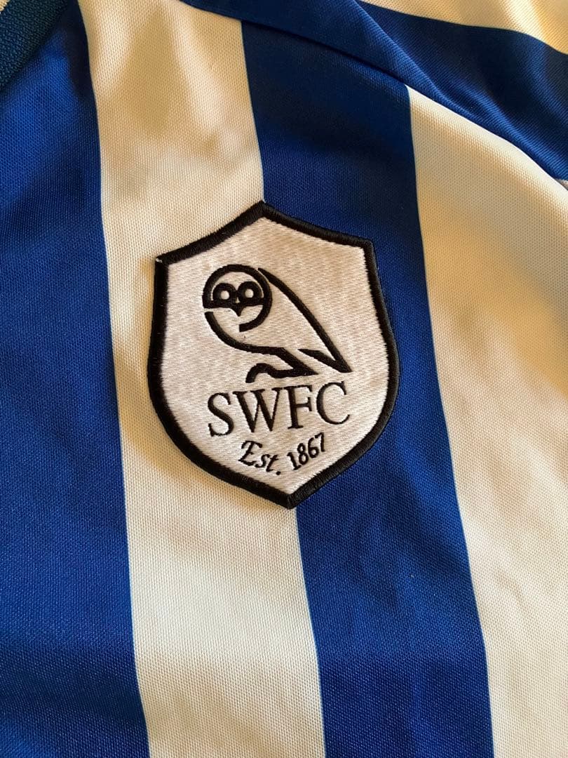 シェフィールド・ウェンズデイ　2001-2003 ホームユニホーム