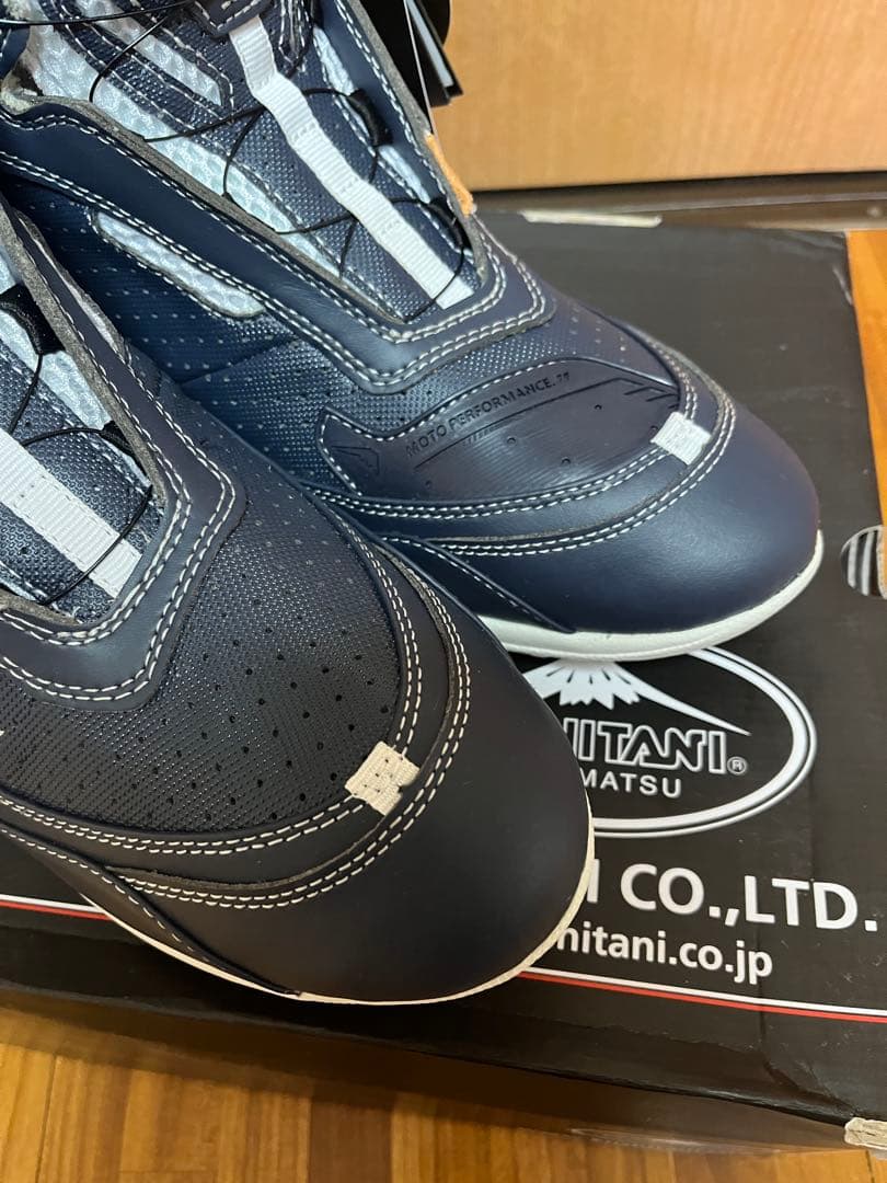 【新品未使用】クシタニ　Ｋ４５７０　フローシューズ　27センチ