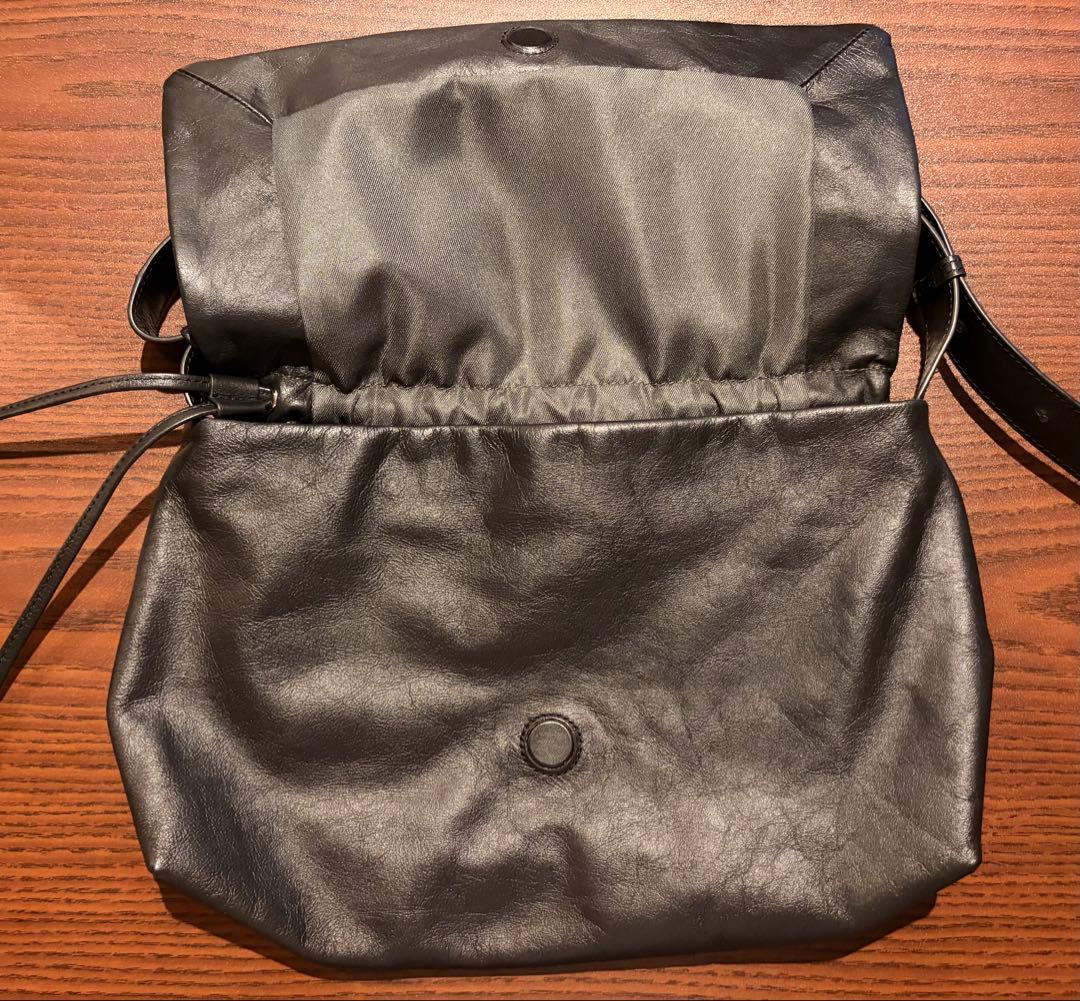 ear PAPILLONNER レザー フラップショルダーバッグ 黒